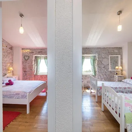 Holiday home Peaceful Oasis With Whirlpool Makarska