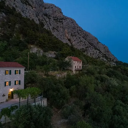 Holiday home Peaceful Oasis With Whirlpool