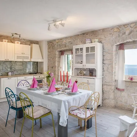 Peaceful Oasis With Whirlpool Makarska