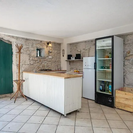 Holiday home Peaceful Oasis With Whirlpool