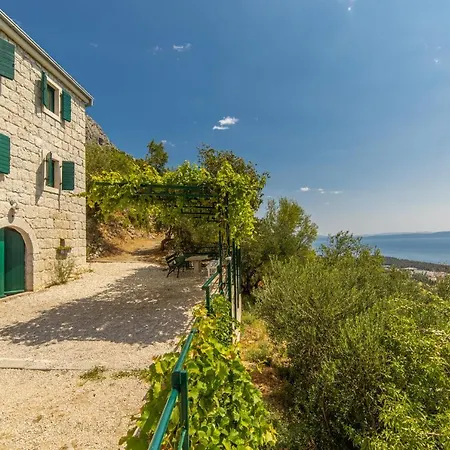 Holiday home Peaceful Oasis With Whirlpool Makarska