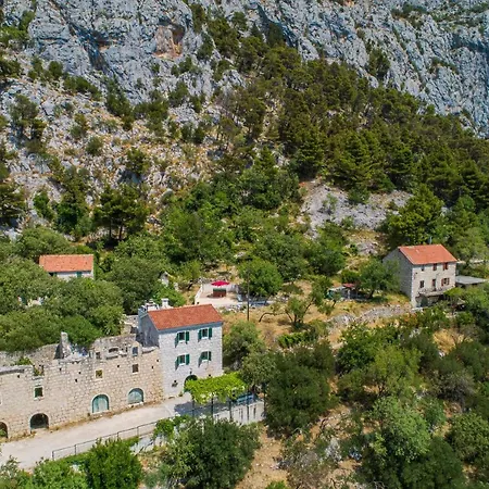 Peaceful Oasis With Whirlpool Makarska