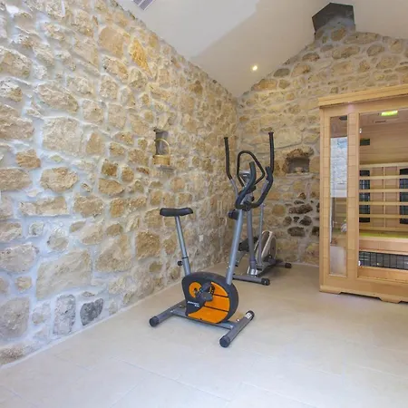 Holiday home Peaceful Oasis With Whirlpool