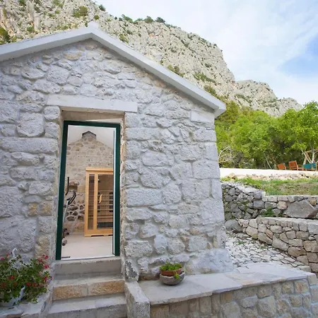 Holiday home Peaceful Oasis With Whirlpool *