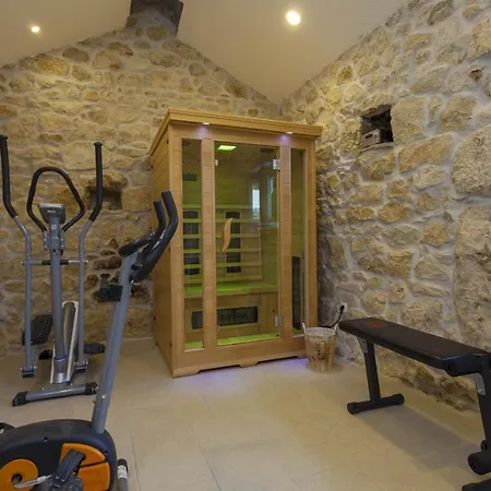 Peaceful Oasis With Whirlpool Makarska